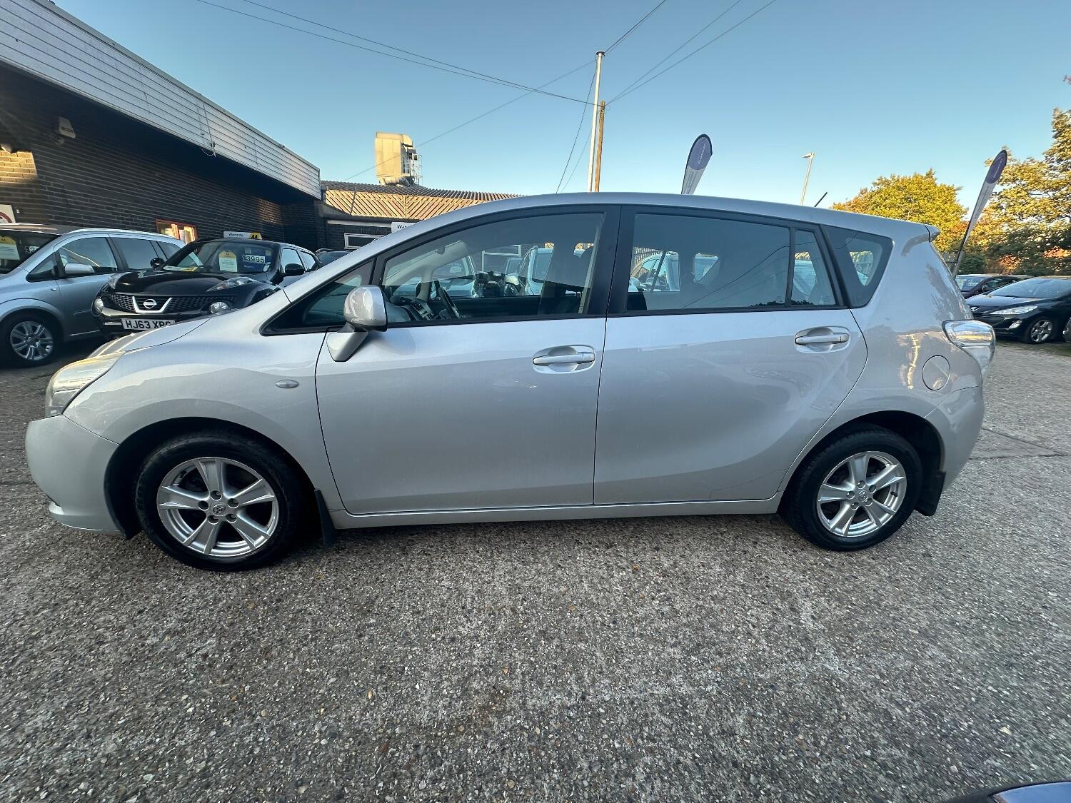 Used Toyota Verso 2009 for sale - 76170434: Photo 4