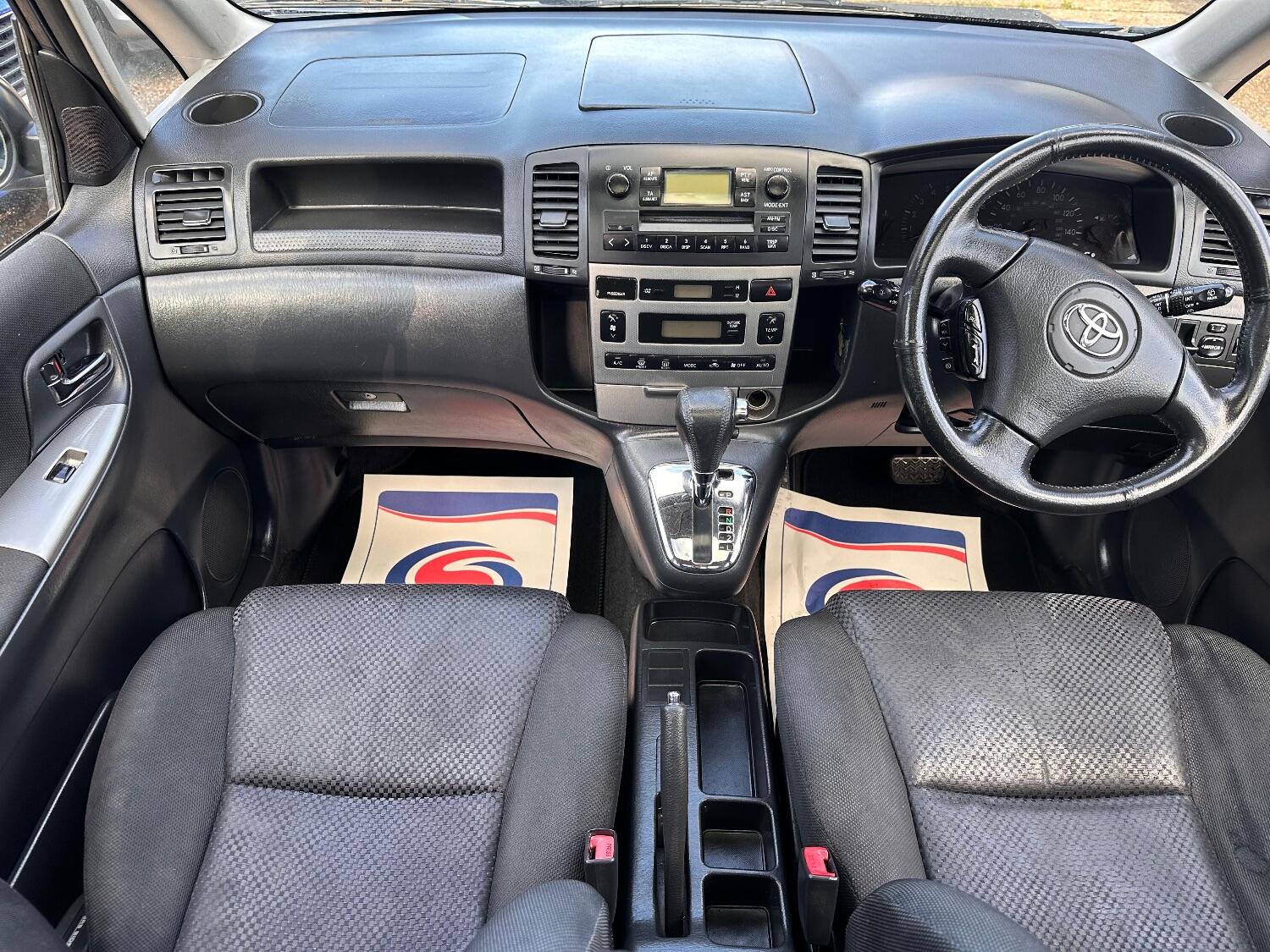 Used Toyota Corolla Verso 2002 for sale - 76030800: Photo 10