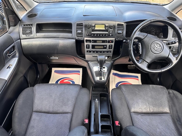 Used Toyota Corolla Verso 2002 for sale - 76030800: Photo 10