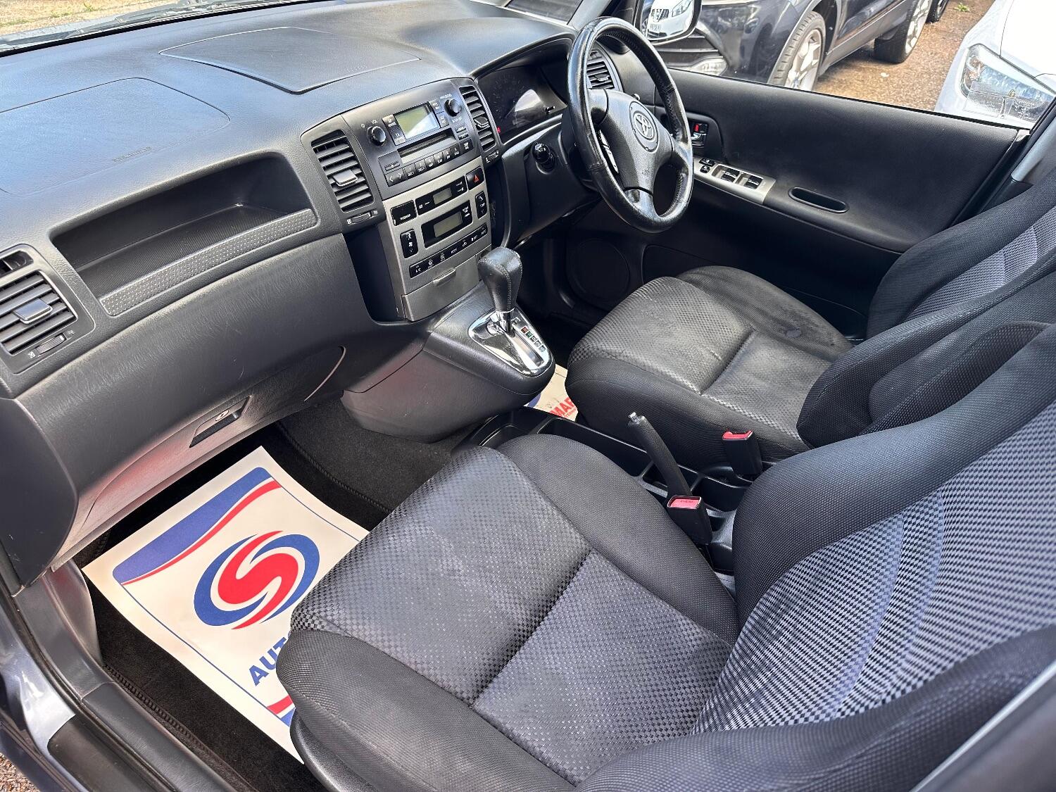 Used Toyota Corolla Verso 2002 for sale - 76030800: Photo 11