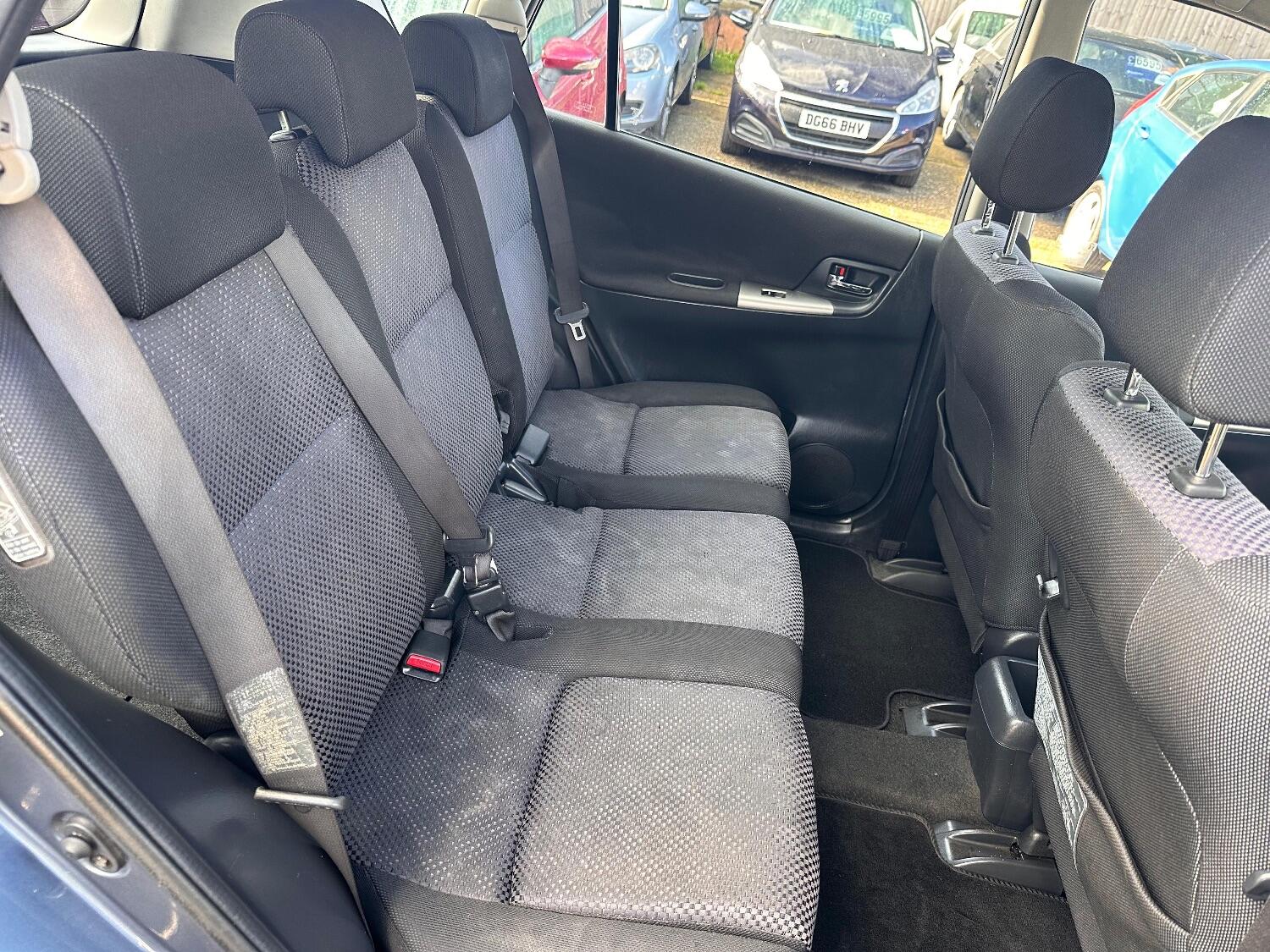 Used Toyota Corolla Verso 2002 for sale - 76030800: Photo 12