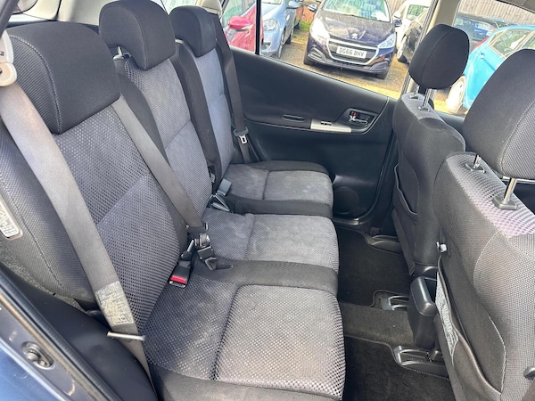 Used Toyota Corolla Verso 2002 for sale - 76030800: Photo 12