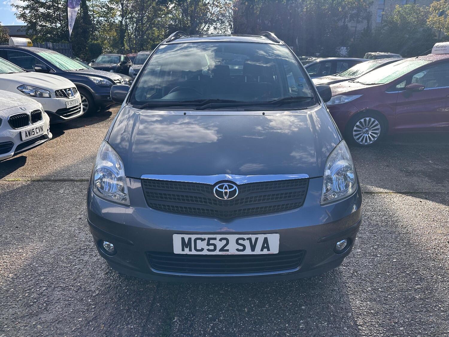 Used Toyota Corolla Verso 2002 for sale - 76030800: Photo 2