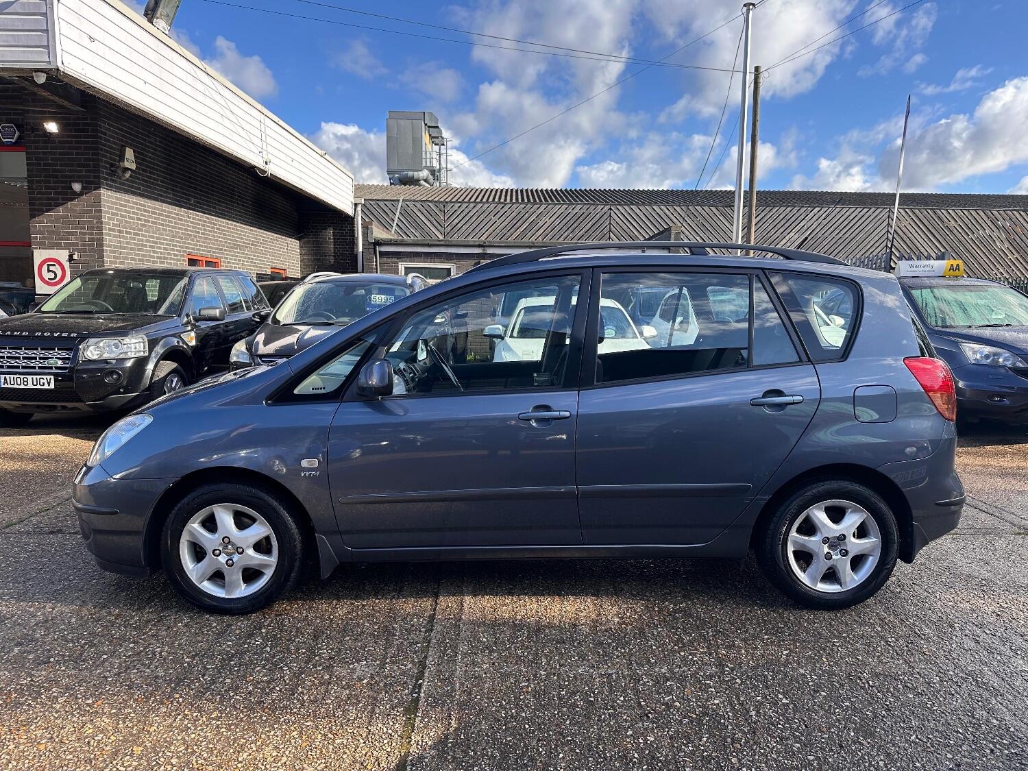 Used Toyota Corolla Verso 2002 for sale - 76030800: Photo 4