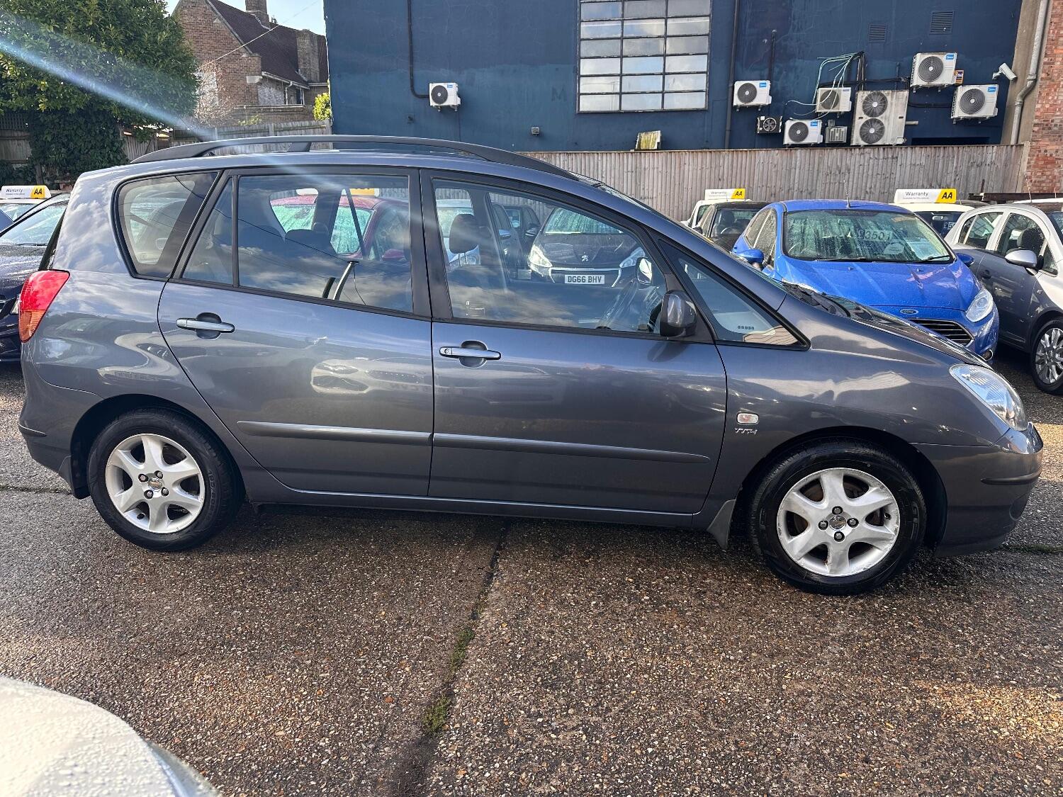 Used Toyota Corolla Verso 2002 for sale - 76030800: Photo 8