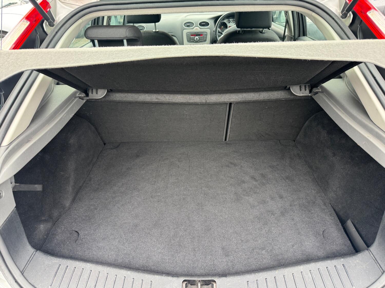 Used Ford Focus 2010 for sale - 76794317: Photo 13