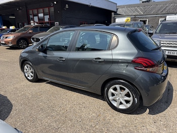 Used Peugeot 208 2017 for sale - 79234878: Photo
