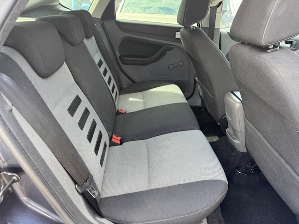 Used Ford Focus 2010 for sale - 74651049: Photo 11