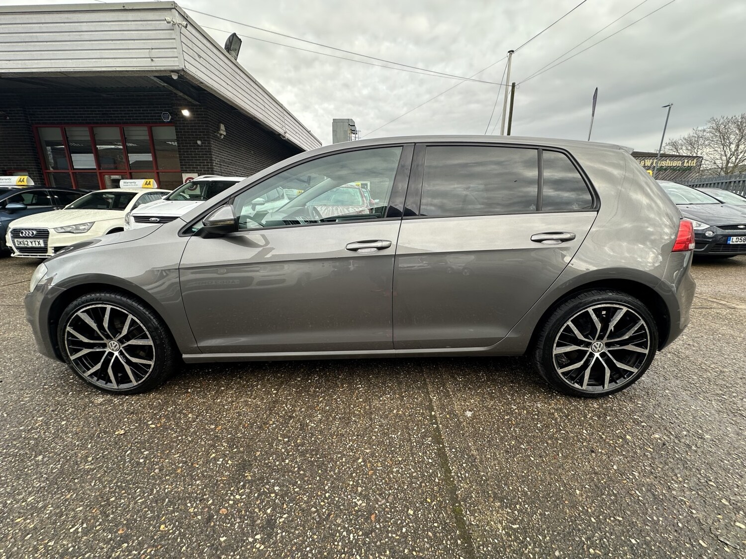 Used Volkswagen Golf 2013 for sale - 77610093: Photo 4