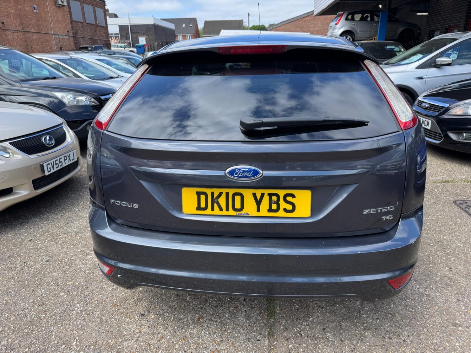 Used Ford Focus 2010 for sale - 76897051: Photo 3