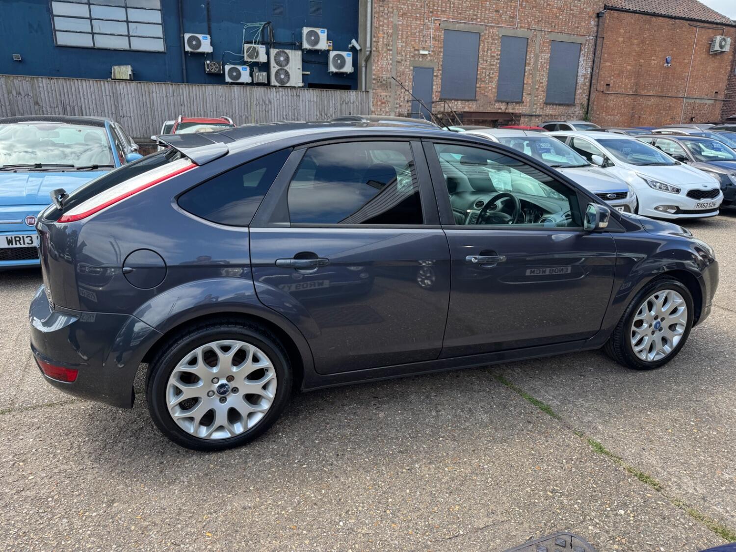 Used Ford Focus 2010 for sale - 76897051: Photo 6