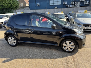 Used Toyota AYGO 2013 for sale - 79173553: Photo