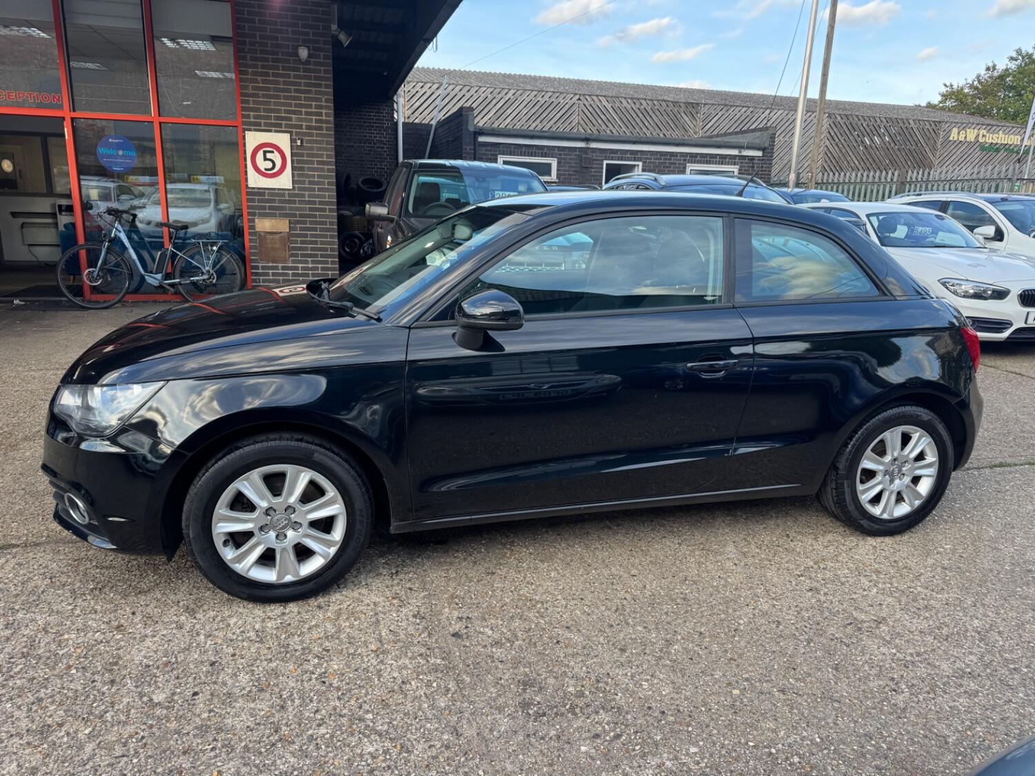 Used Audi A1 2011 for sale - 76041102: Photo 3