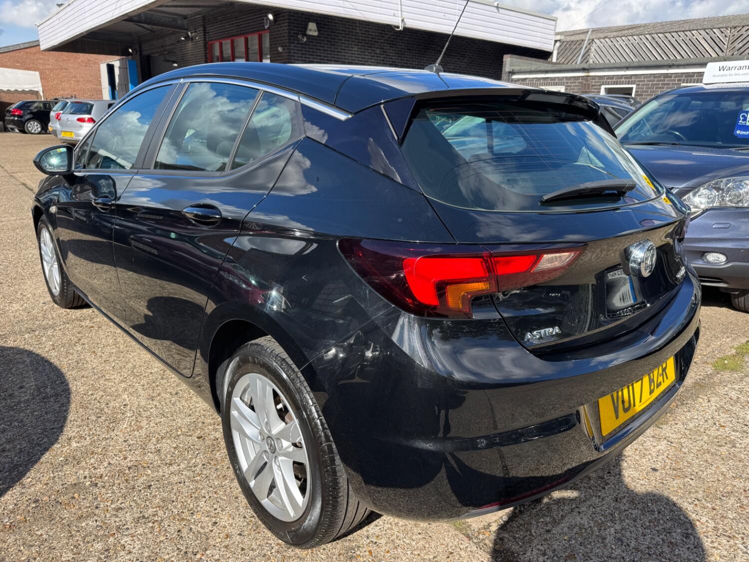 Used Vauxhall Astra 2017 for sale - 76769530: Photo 3