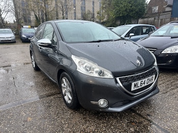 Peugeot - 208