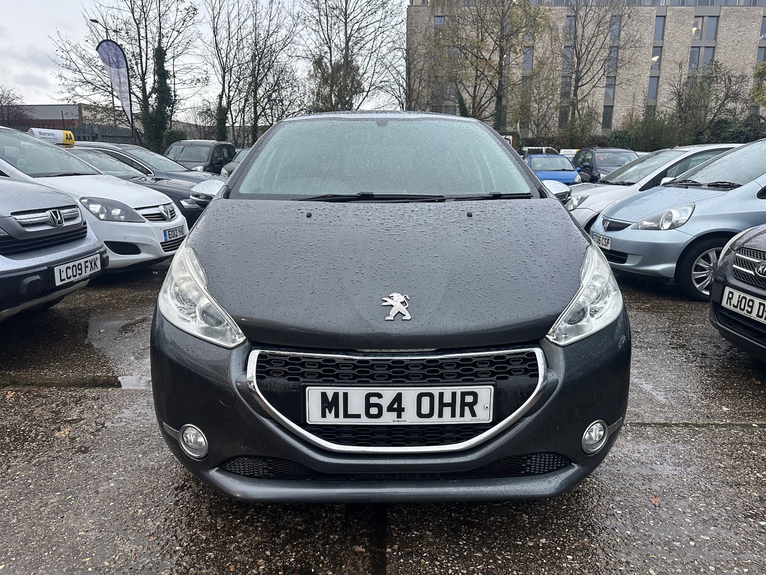 Used Peugeot 208 2014 for sale - 76666147: Photo 2