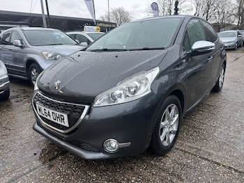 Used Peugeot 208 2014 for sale - 76666147: Photo