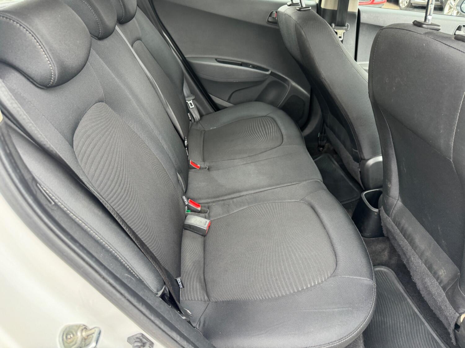 Used Hyundai i10 2019 for sale - 76794329: Photo 13