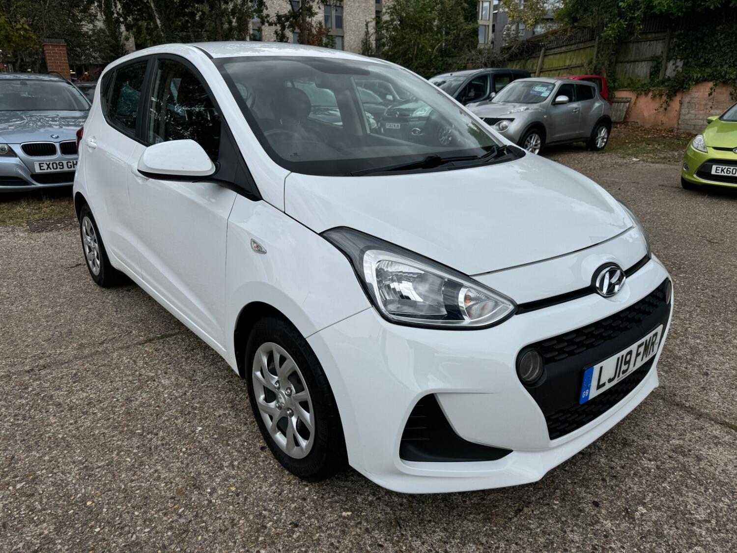 Used Hyundai i10 2019 for sale - 76794329: Photo 2