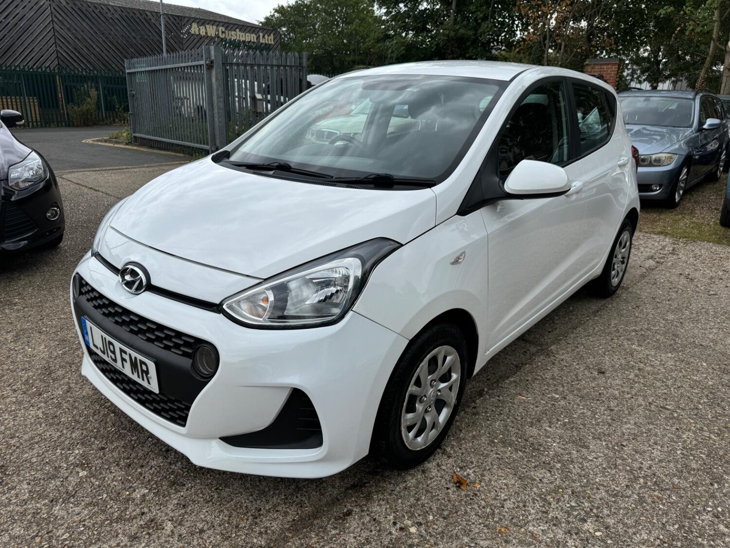 Used Hyundai i10 2019 for sale - 76794329: Photo 4