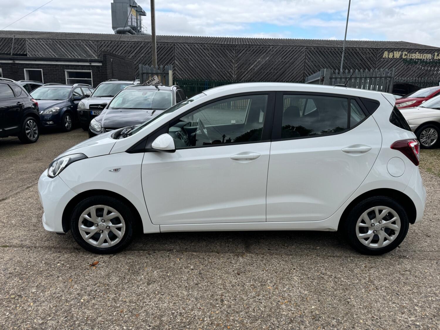 Used Hyundai i10 2019 for sale - 76794329: Photo 8