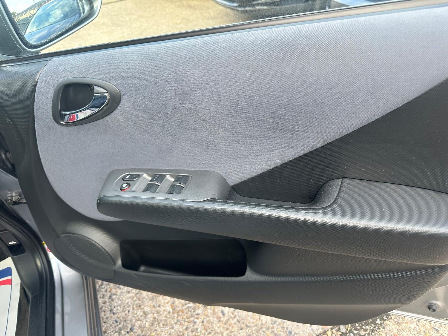 Used Honda Jazz 2005 for sale - 76164493: Photo 9
