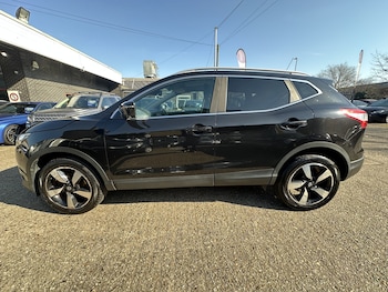 Used Nissan Qashqai 2016 for sale - 77938119: Photo