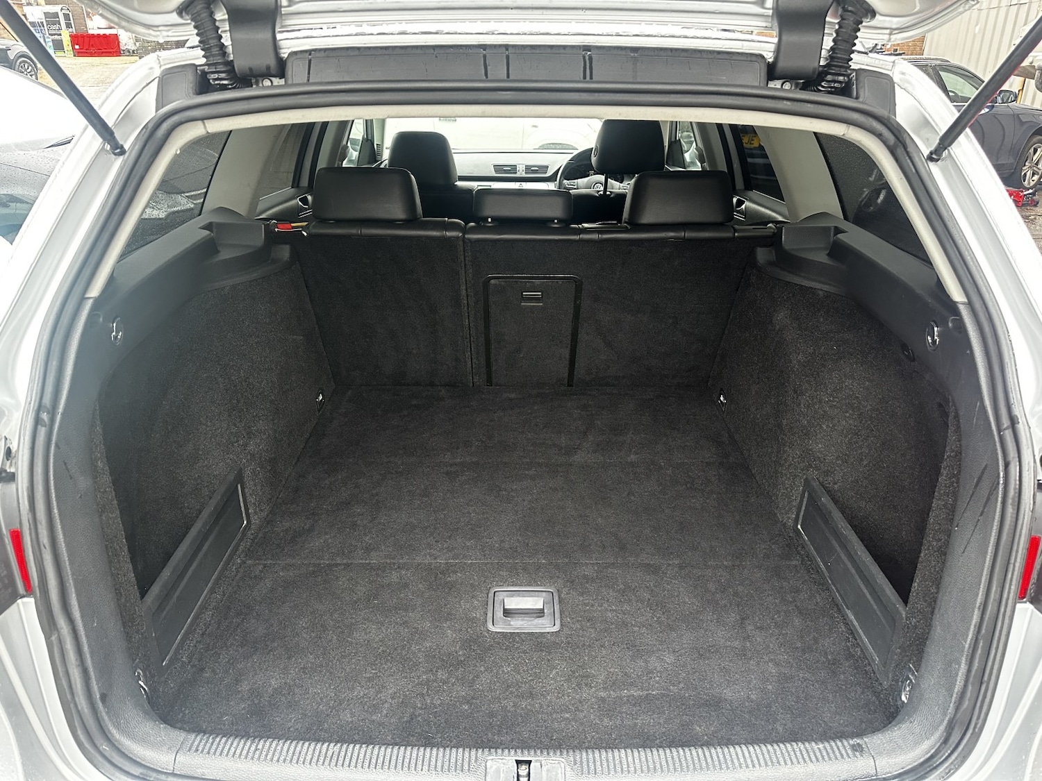 Used Volkswagen Passat 2010 for sale - 76979565: Photo 14