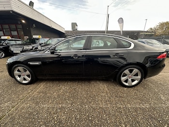 Used Jaguar XF 2017 for sale - 76445995: Photo