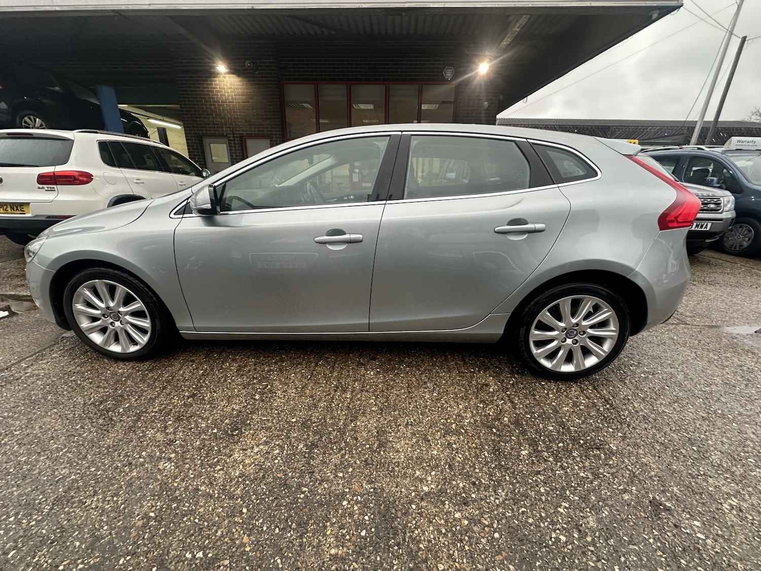 Used Volvo V40 2013 for sale - 77465159: Photo 4