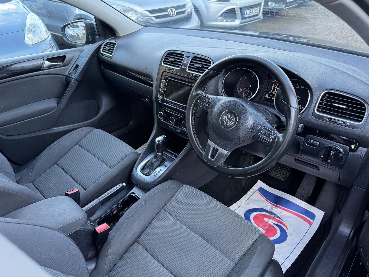 Used Volkswagen Golf 2011 for sale - 77241867: Photo 8