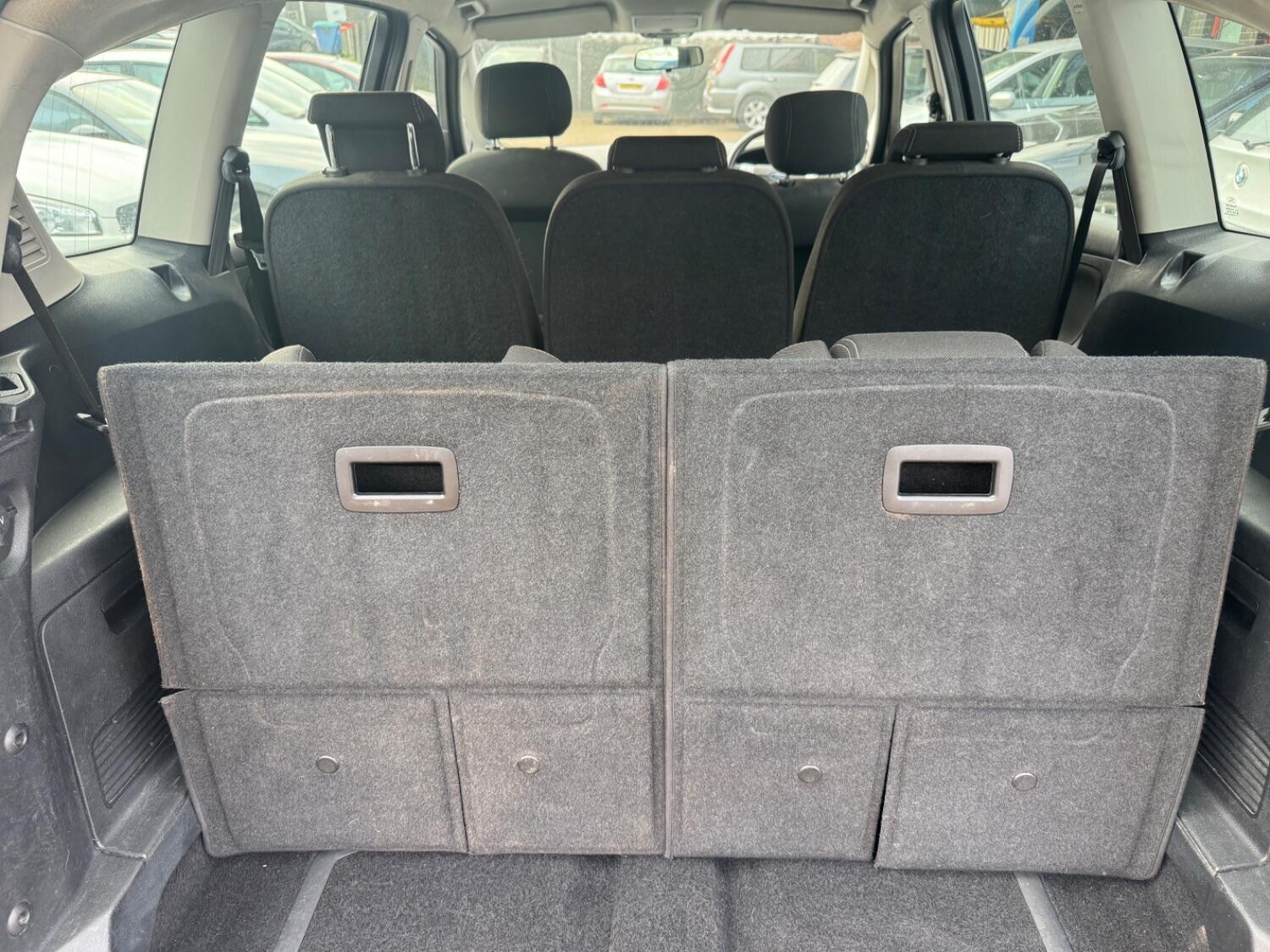 Used Ford S-Max 2010 for sale - 76794310: Photo 13