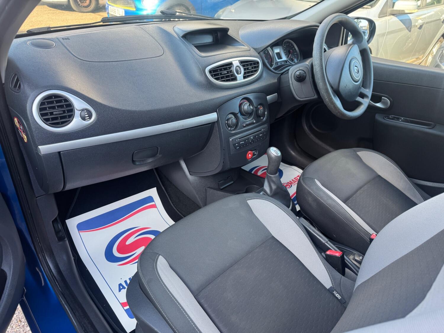 Used Renault Clio 2010 for sale - 76225274: Photo 13