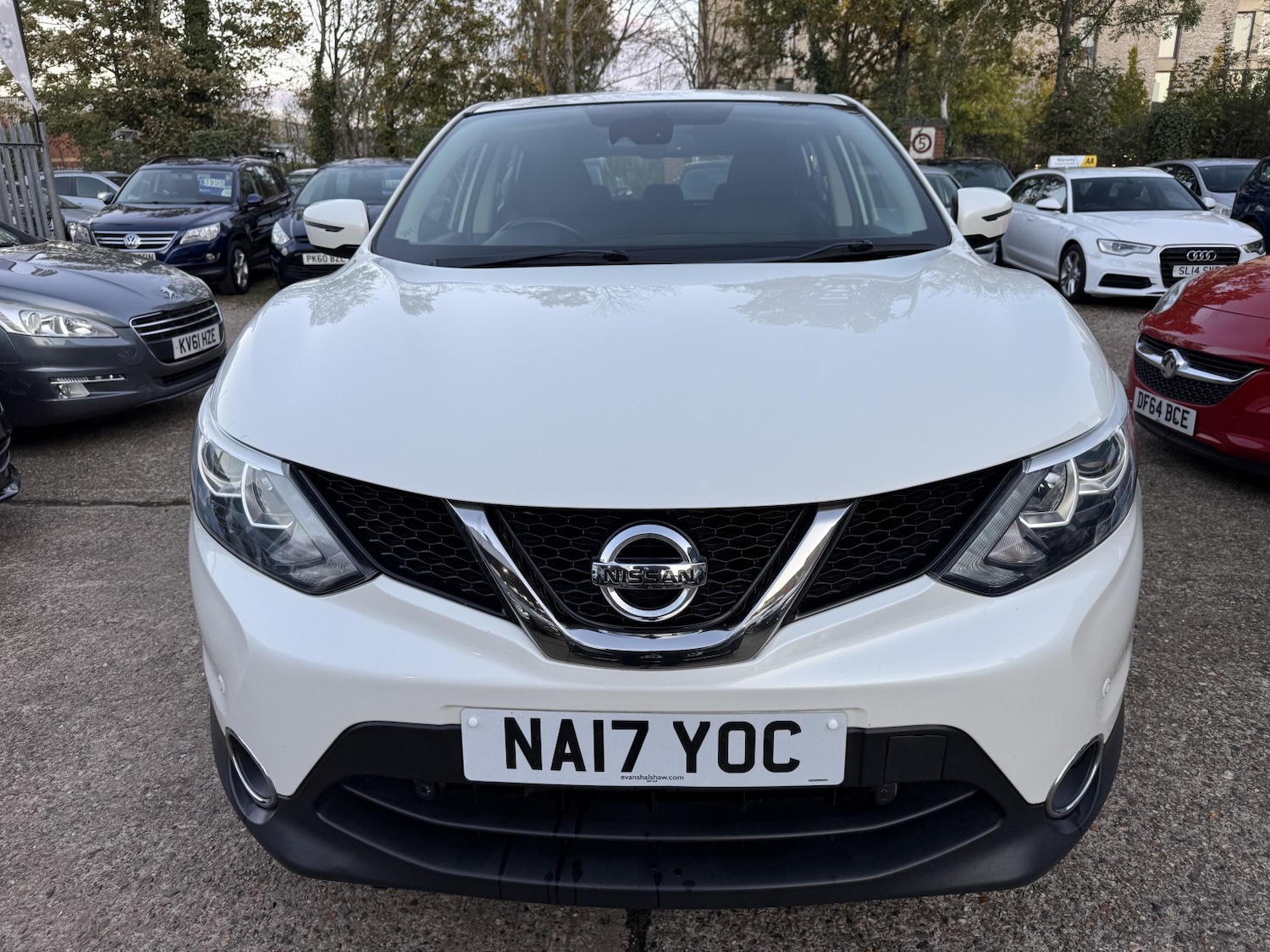 Used Nissan Qashqai 2017 for sale - 76407522: Photo 2