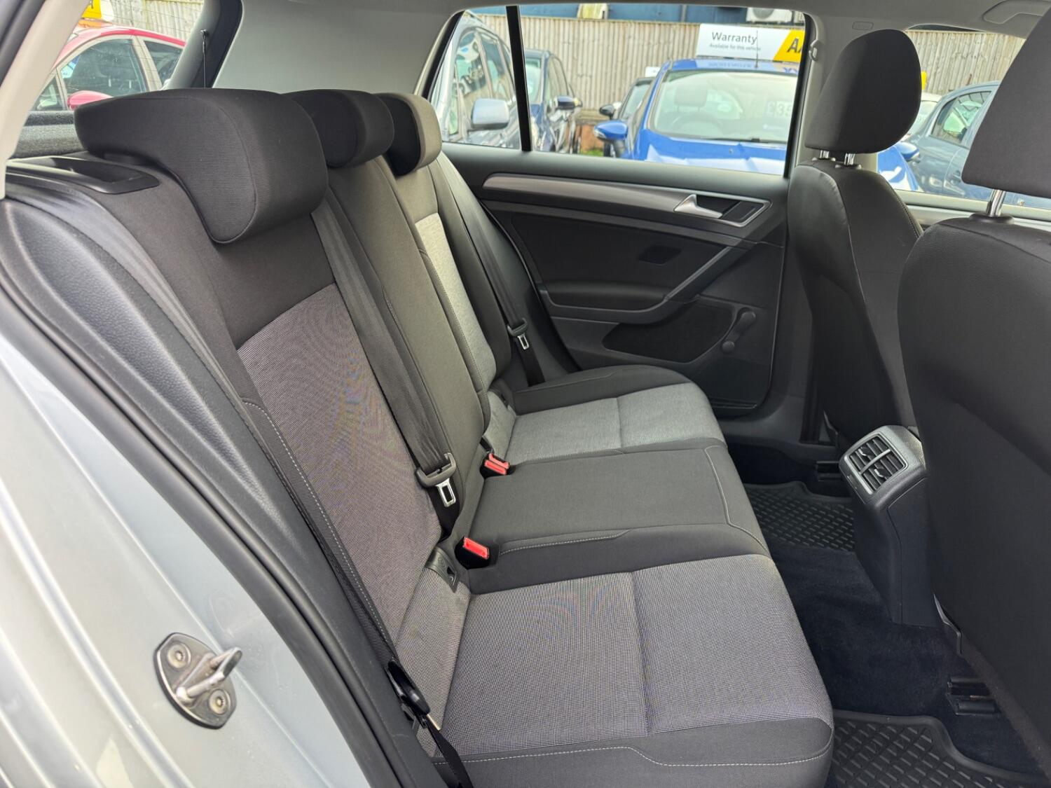 Used Volkswagen Golf 2013 for sale - 76107323: Photo 11
