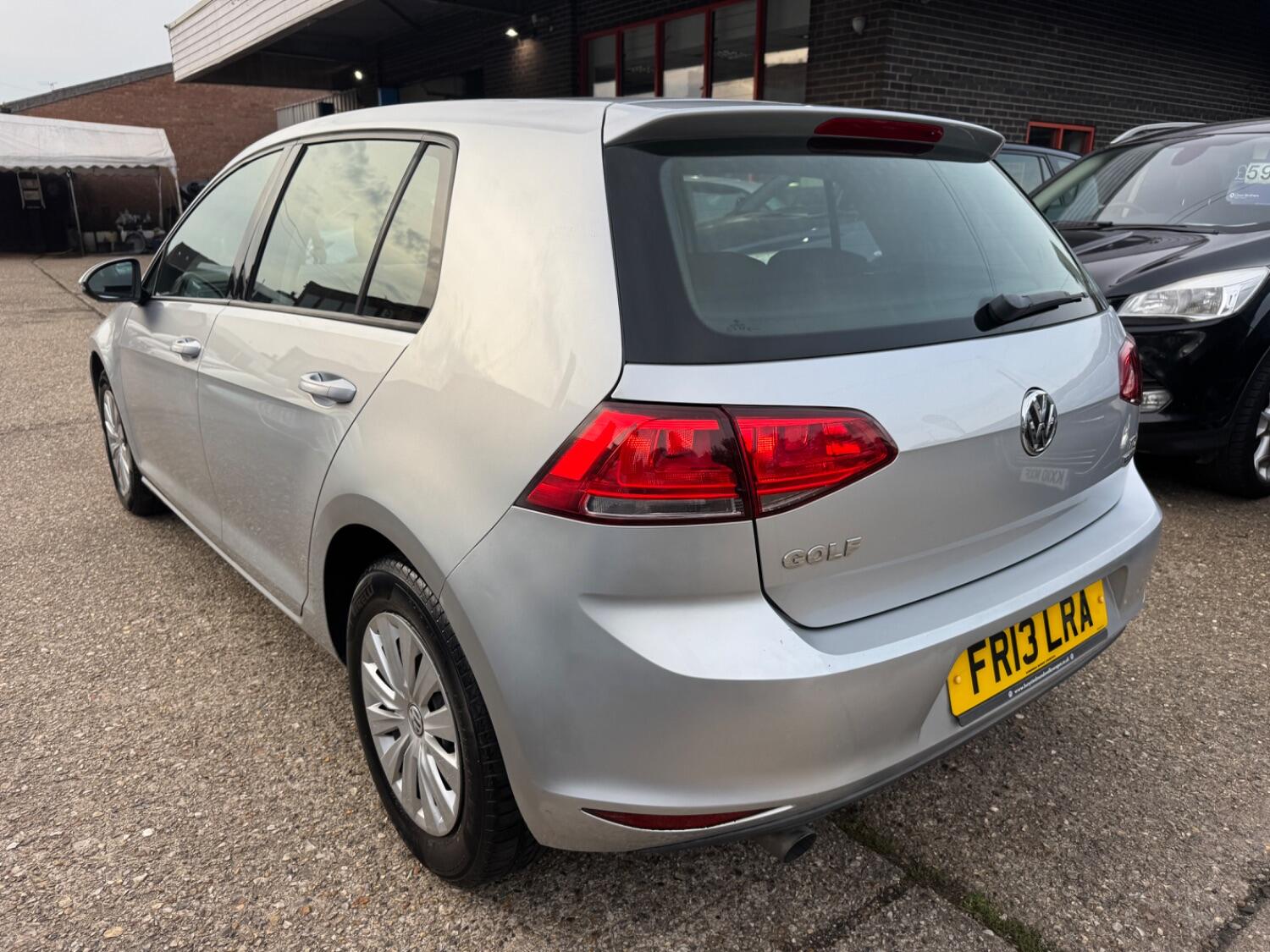 Used Volkswagen Golf 2013 for sale - 76107323: Photo 2