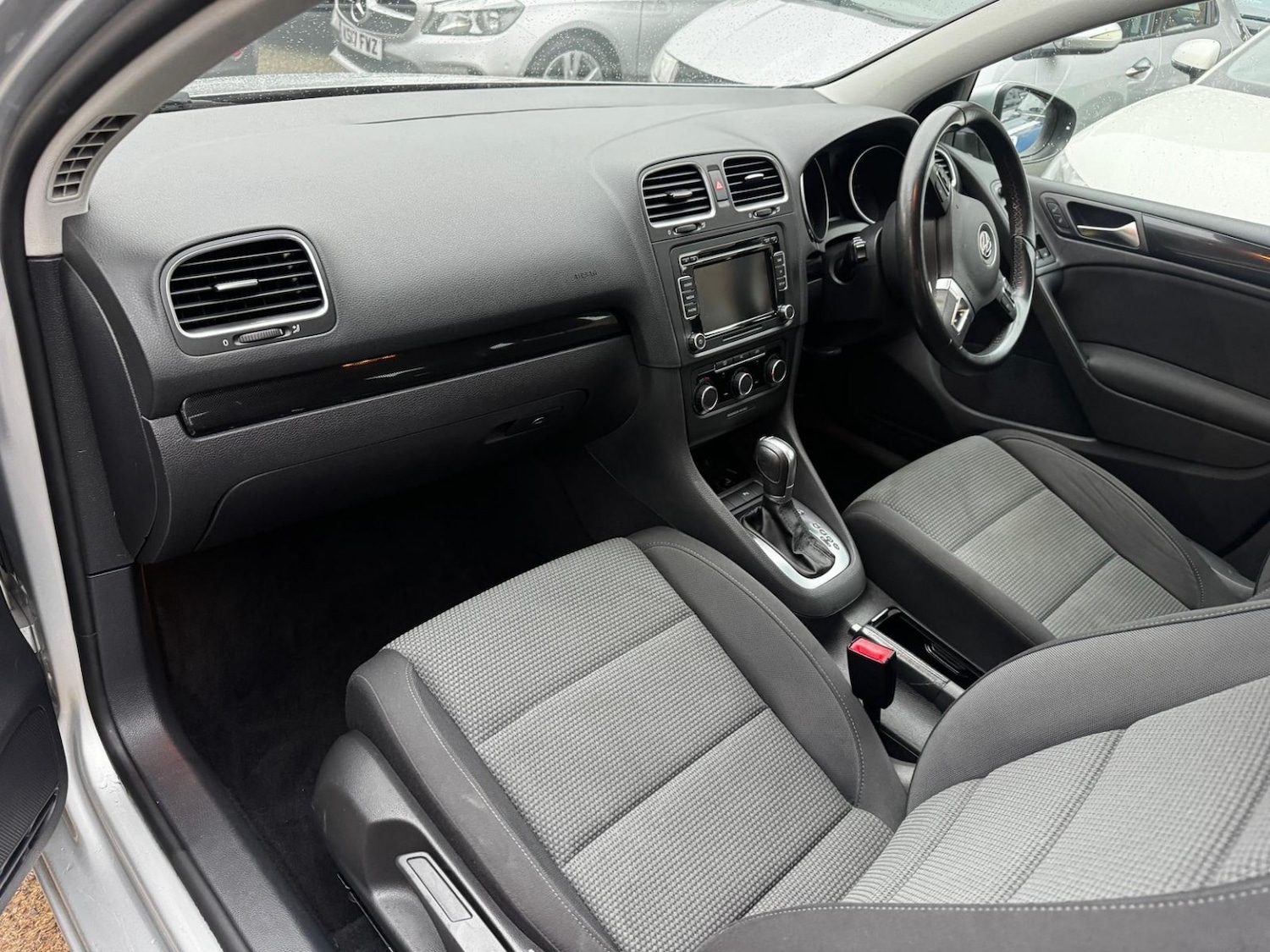 Used Volkswagen Golf 2011 for sale - 77385275: Photo 12
