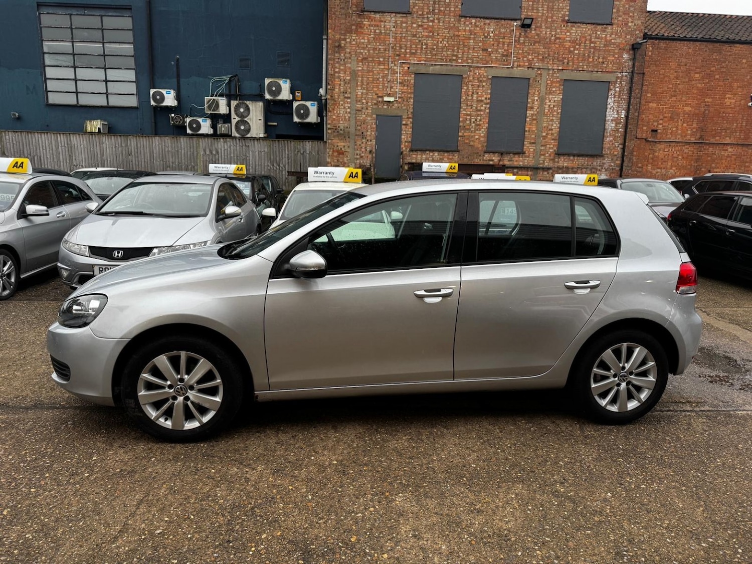 Used Volkswagen Golf 2011 for sale - 77385275: Photo 4