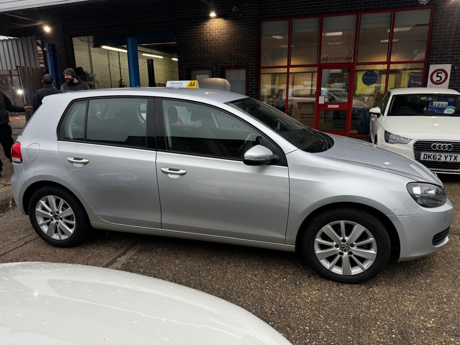 Used Volkswagen Golf 2011 for sale - 77385275: Photo 8