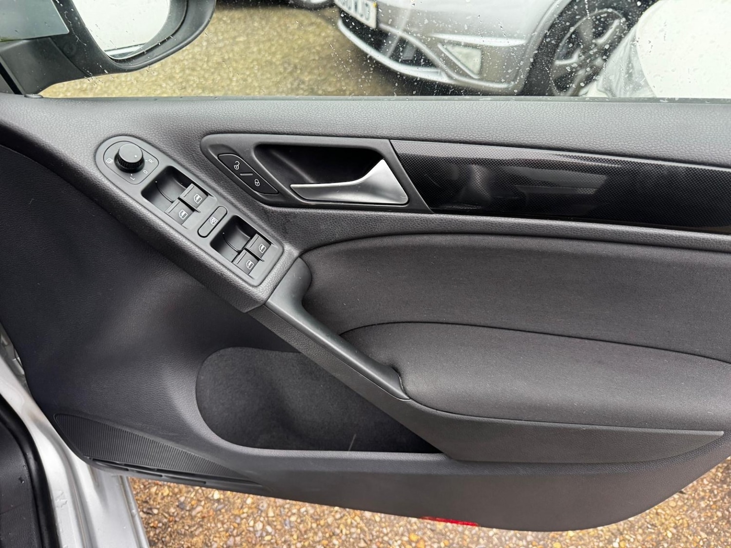 Used Volkswagen Golf 2011 for sale - 77385275: Photo 9