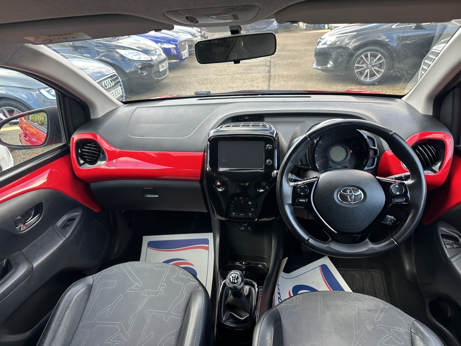 Used Toyota AYGO 2015 for sale - 76369301: Photo 11