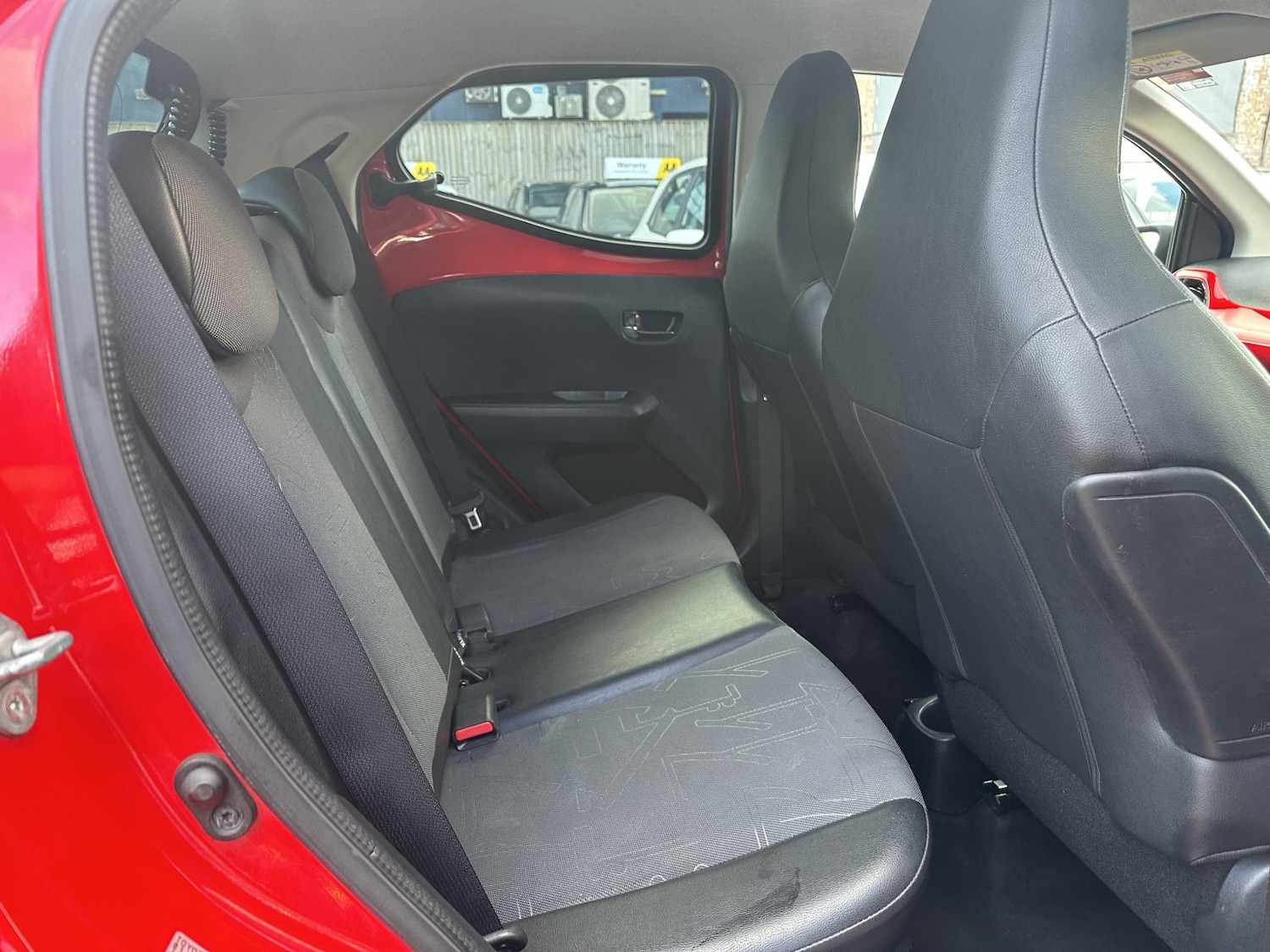 Used Toyota AYGO 2015 for sale - 76369301: Photo 14