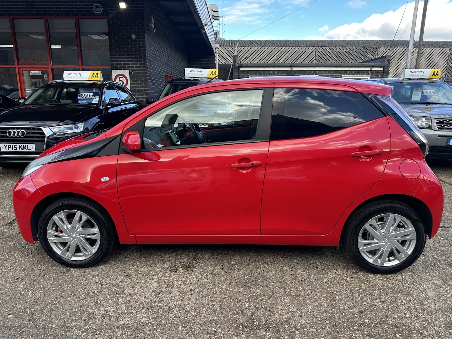 Used Toyota AYGO 2015 for sale - 76369301: Photo 4