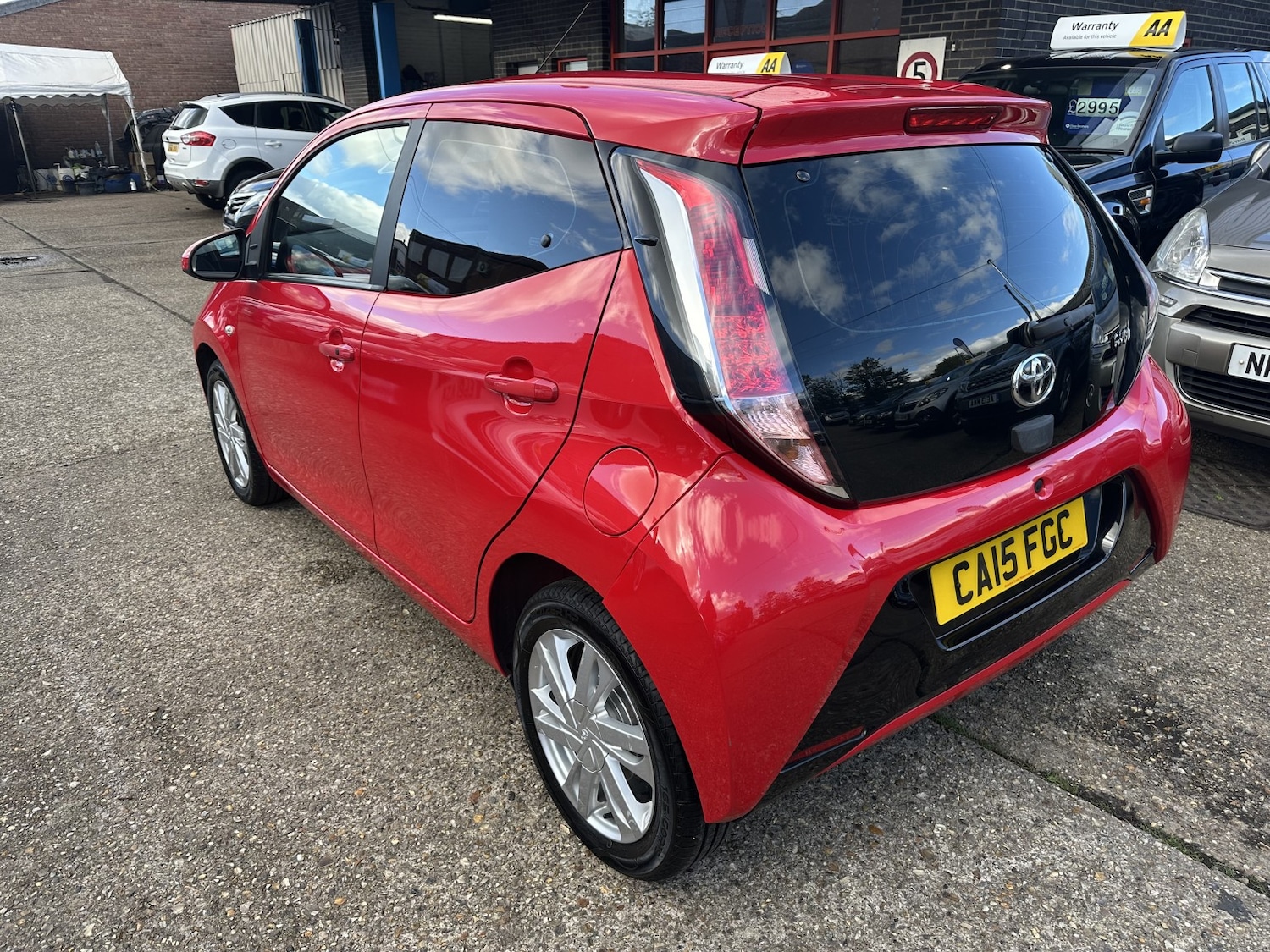 Used Toyota AYGO 2015 for sale - 76369301: Photo 5