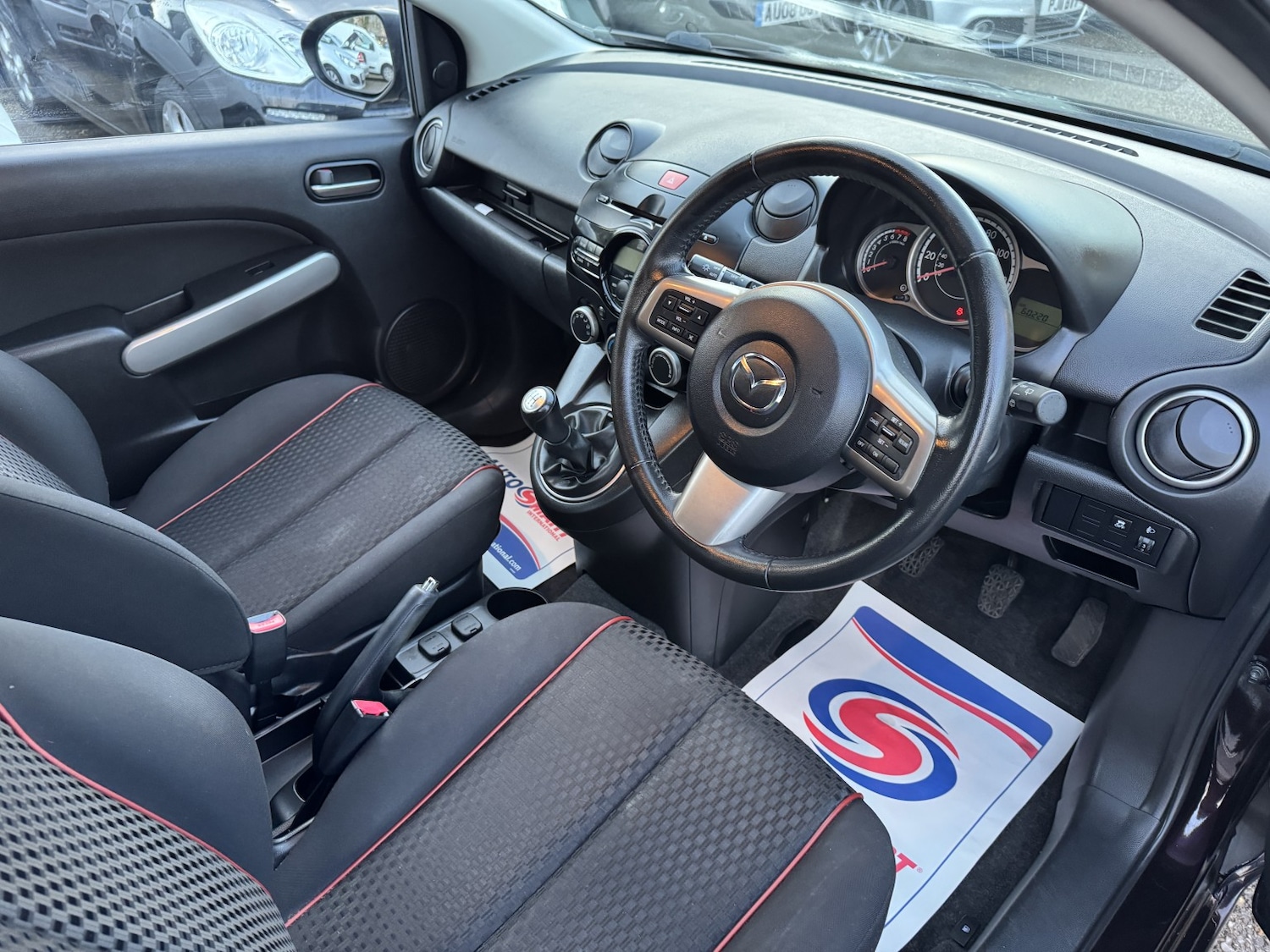 Used Mazda Mazda2 2010 for sale - 76848650: Photo 9