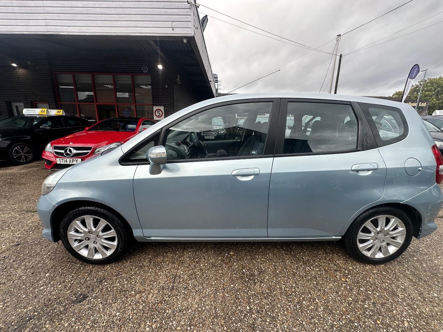 Used Honda Jazz 2006 for sale - 76164510: Photo 4