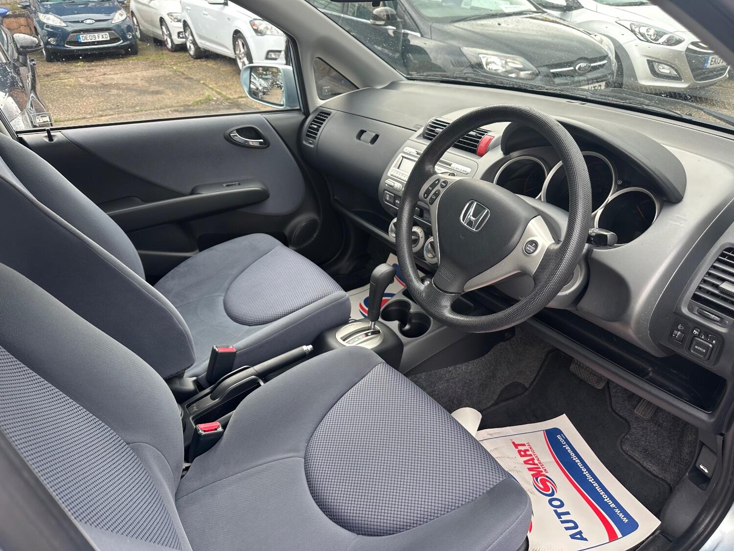 Used Honda Jazz 2006 for sale - 76164510: Photo 8
