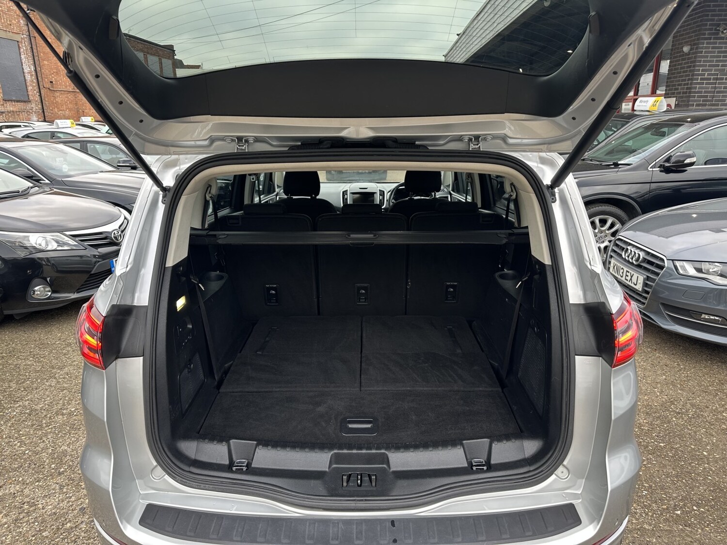 Used Ford S-Max 2016 for sale - 77465033: Photo 14