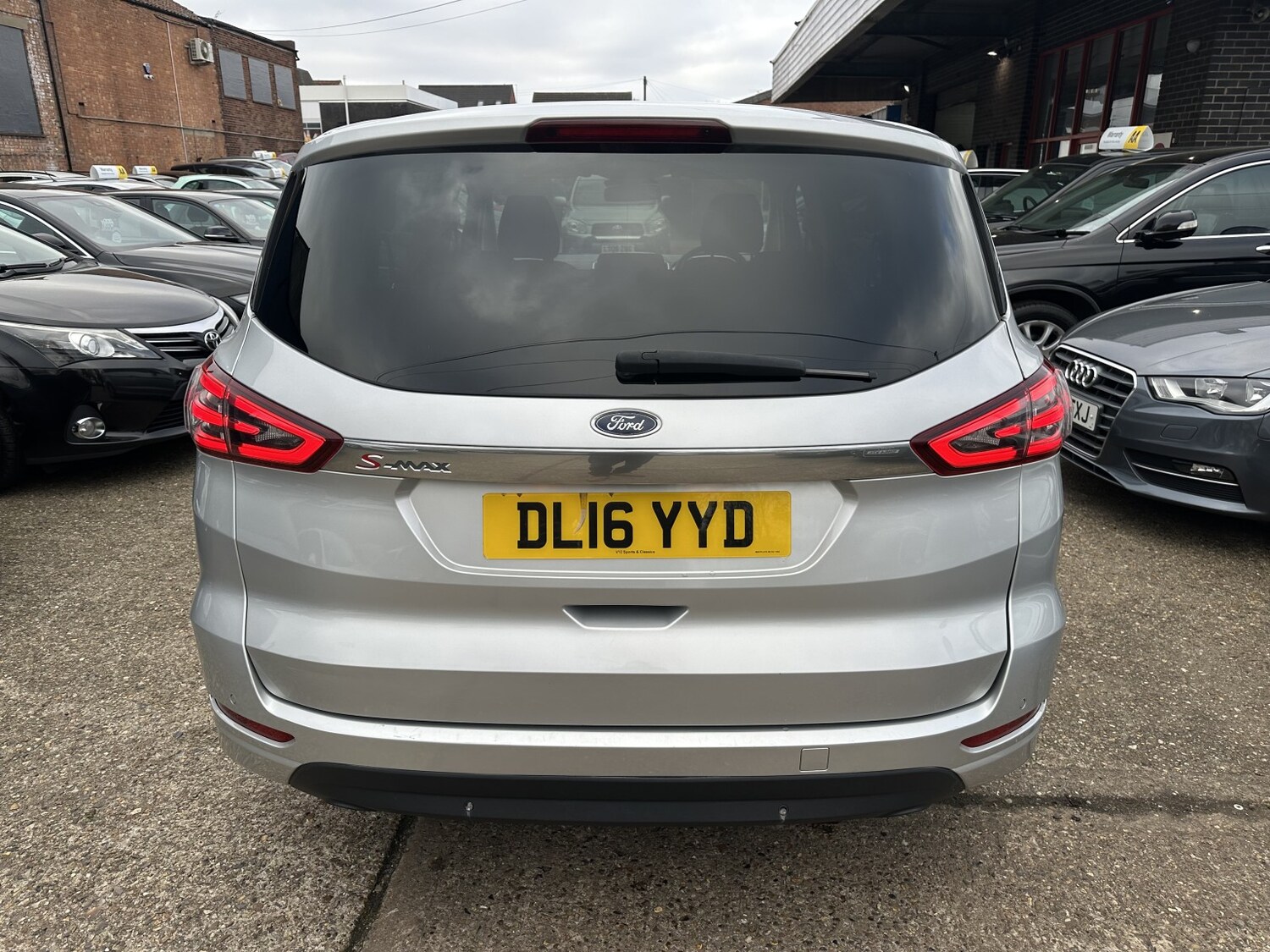 Used Ford S-Max 2016 for sale - 77465033: Photo 6