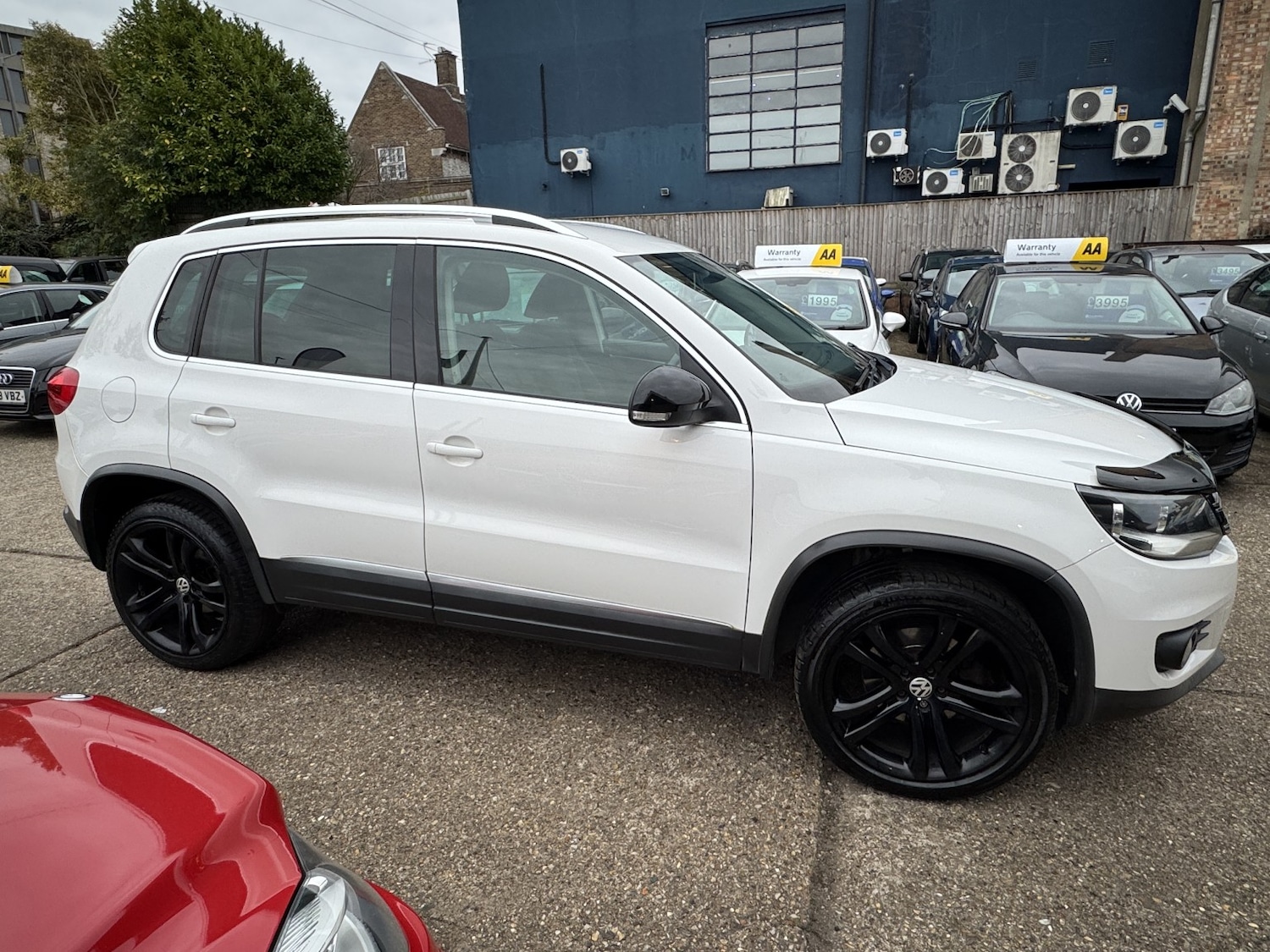 Used Volkswagen Tiguan 2012 for sale - 76784957: Photo 8